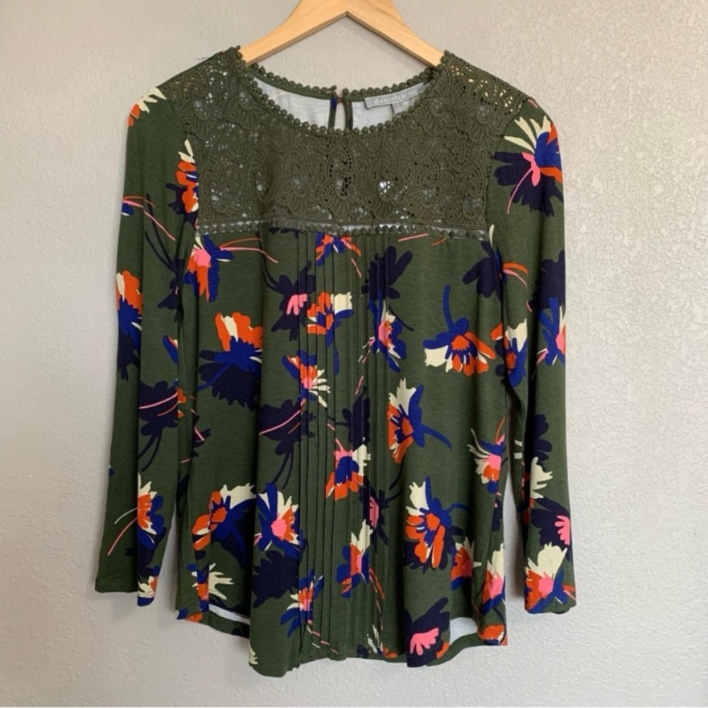 Daniel Rainn Size Medium Green Floral Crochet Appliqué Blouse Stitch Fix NWT